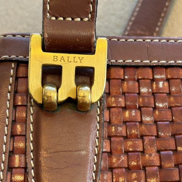 Vintage Bally Brown Woven Tote Bag. Good condition but zipper needs repair. - Picture 11 of 11